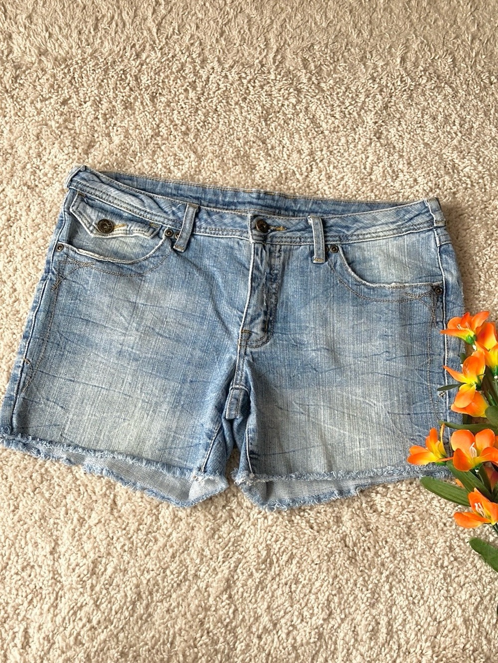 725 Originals | Light-Wash Denim Shorts